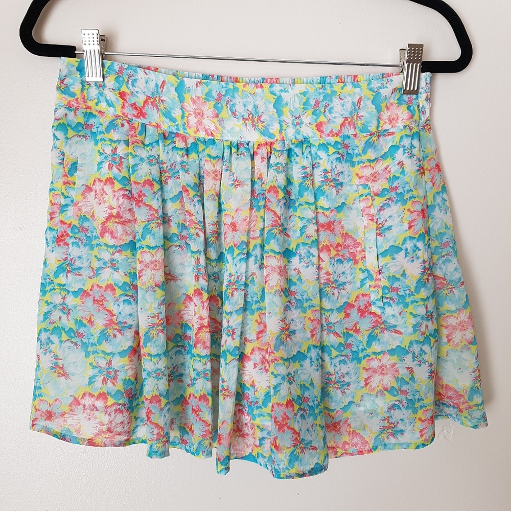 SALE❤️Zara Basic Floral Casual Skirt- size M